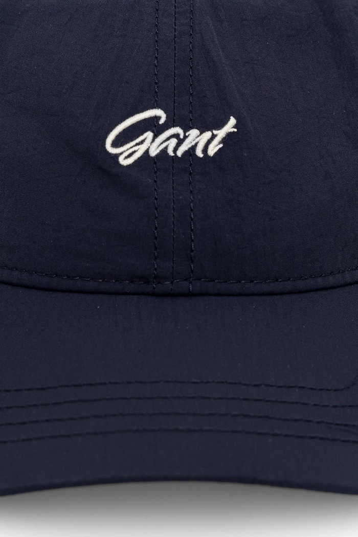 Шапка с козирка Gant 9900281 тъмносин AW25
