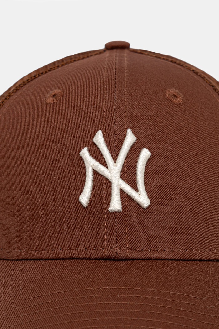 New Era czapka z daszkiem 0 60691408 brązowy AW25
