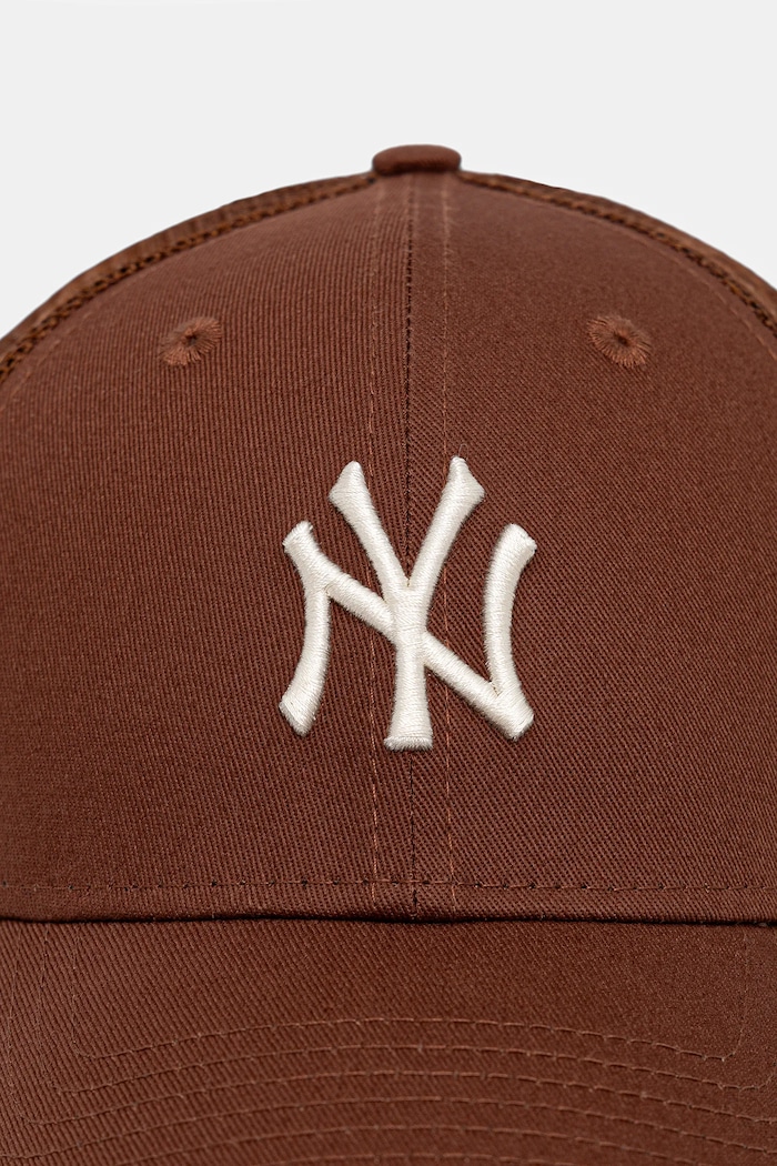 New Era czapka z daszkiem 0 60691408 brązowy AW25