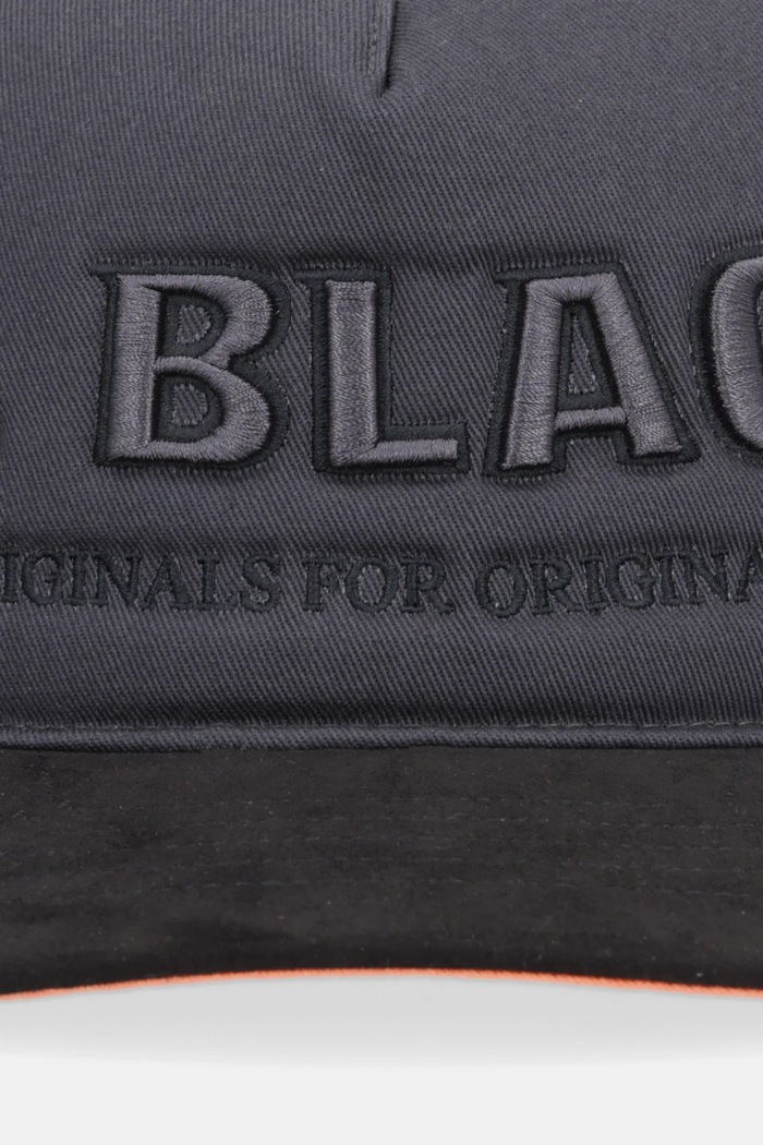 Bombažna bejzbolska kapa adidas Originals Trucker KE8469 črna AW25