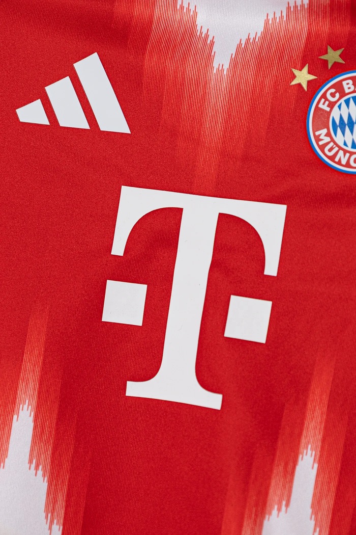 Παιδικό σετ adidas Performance FC Bayern Munich κόκκινο JN8510