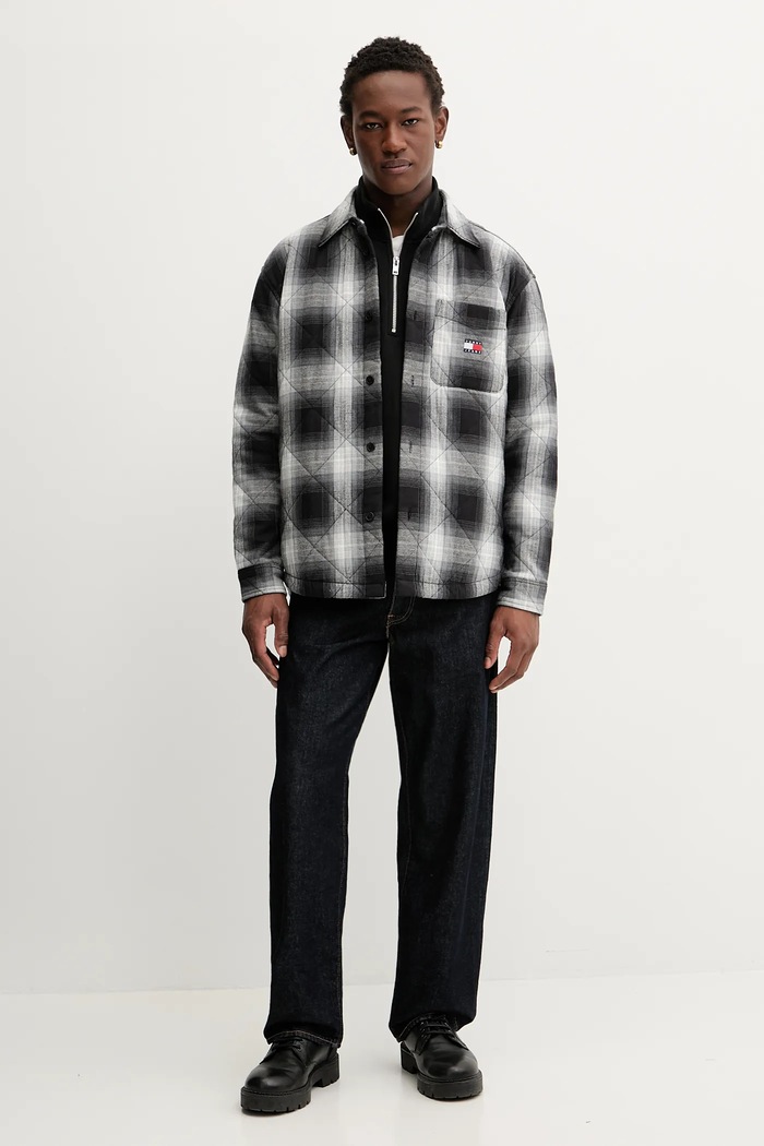 Bavlněná bunda Tommy Jeans DM0DM22014 černá AW25