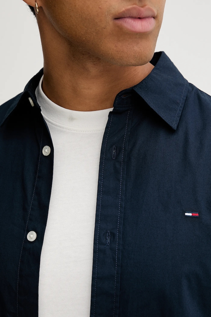 Tommy Jeans srajca moška bombažna DM0DM22026 mornarsko modra