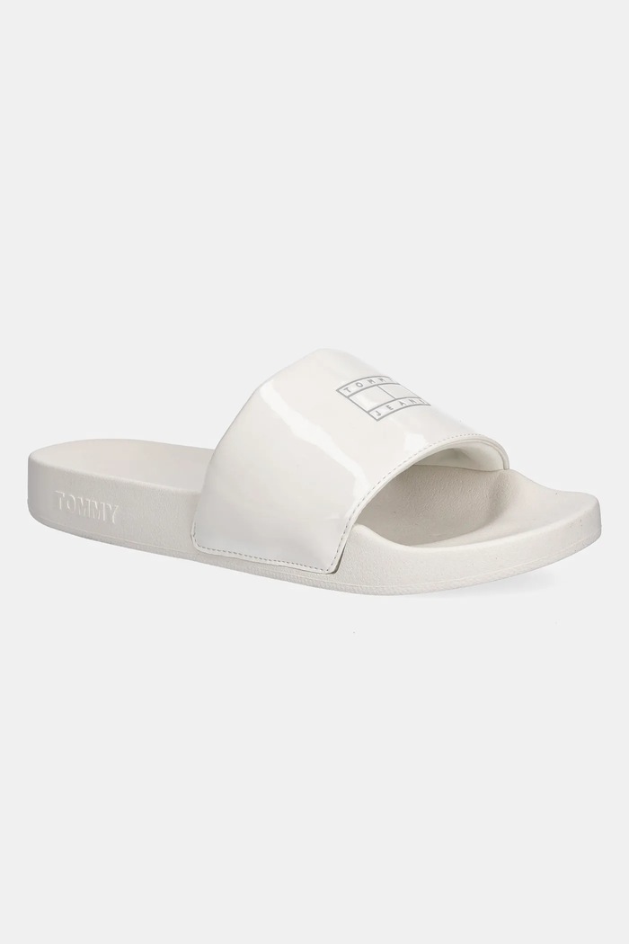 Šlapky Tommy Jeans FLAG POOL SLIDE PATENT plochý béžová EN0EN02901