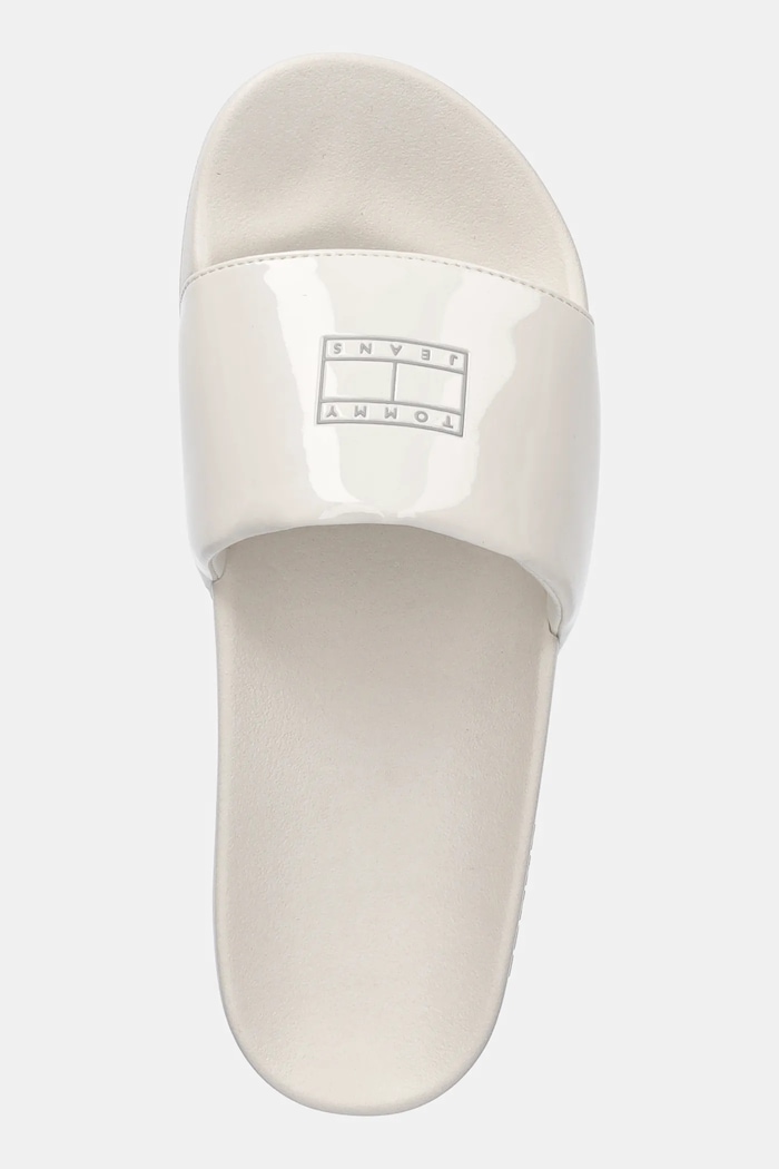 Šlapky Tommy Jeans FLAG POOL SLIDE PATENT béžová EN0EN02901