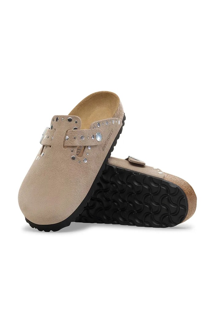 Birkenstock klapki zamszowe Boston Rivet 1030418 beżowy