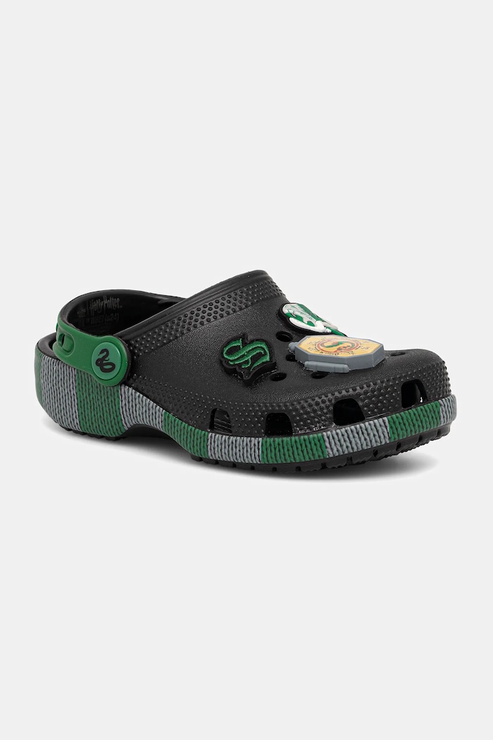 Παιδικές παντόφλες Crocs CROCS CLASSIC SLYTHERIN CLOG χαρακτήρες παραμυθιού μαύρο 210542.CROCS.CLASSIC.SL