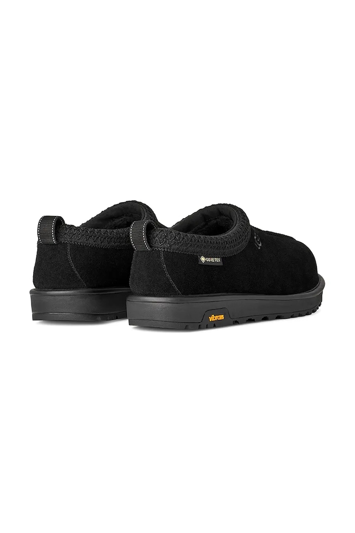 Boty Semišové papuče UGG Tasman GTX 1171304.BLK černá