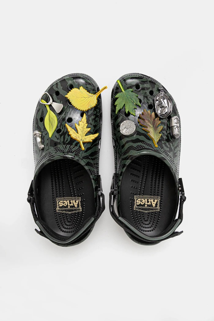 Шльопанці Crocs Crocs x Aries Arise чорний 211060.001