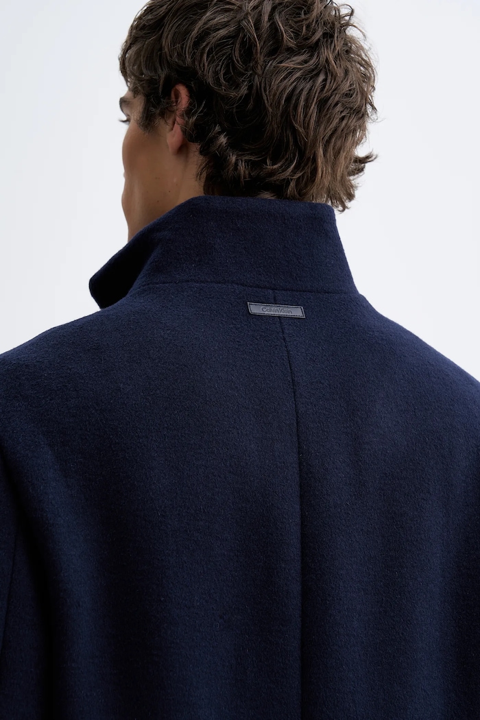 Kabát s příměsí vlny Calvin Klein LV04LD457G námořnická modř
