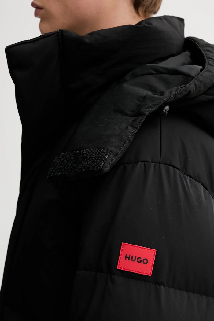 HUGO pehelydzseki 50547890 fekete