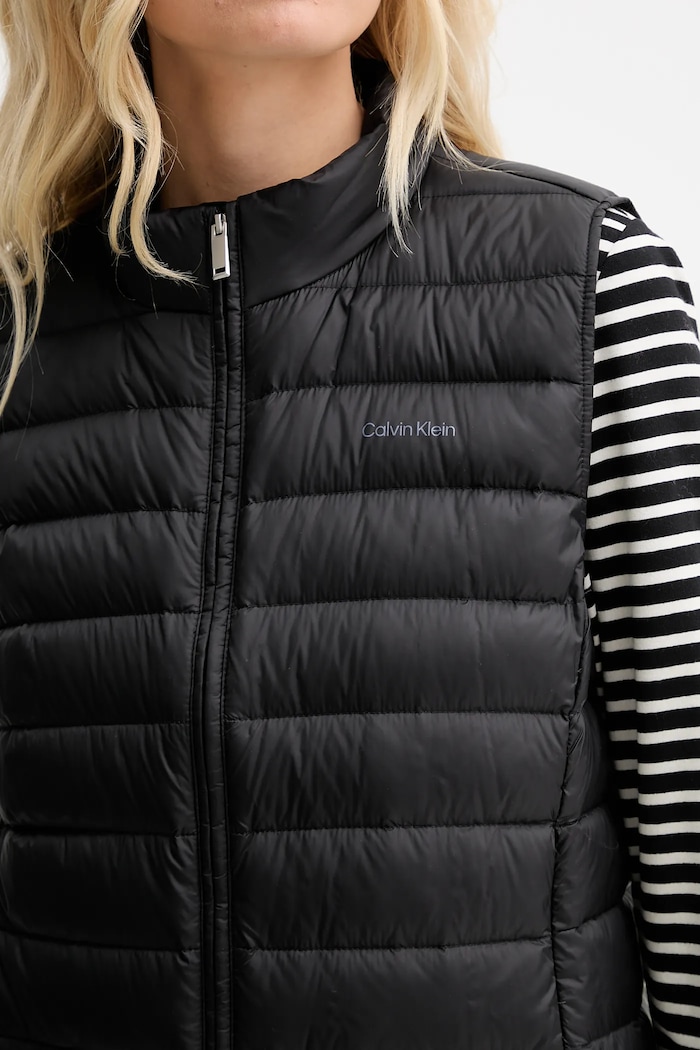 Péřová vesta Calvin Klein LV044C529G černá