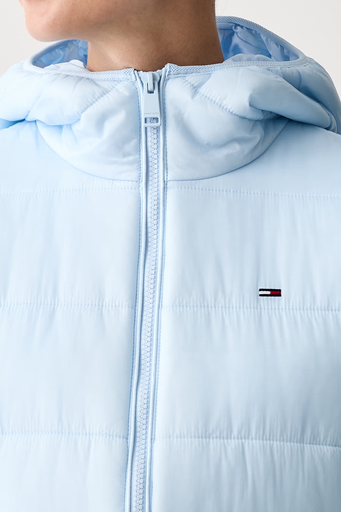 Tommy Jeans prošivena jakna za žene DW0DW20959 plava