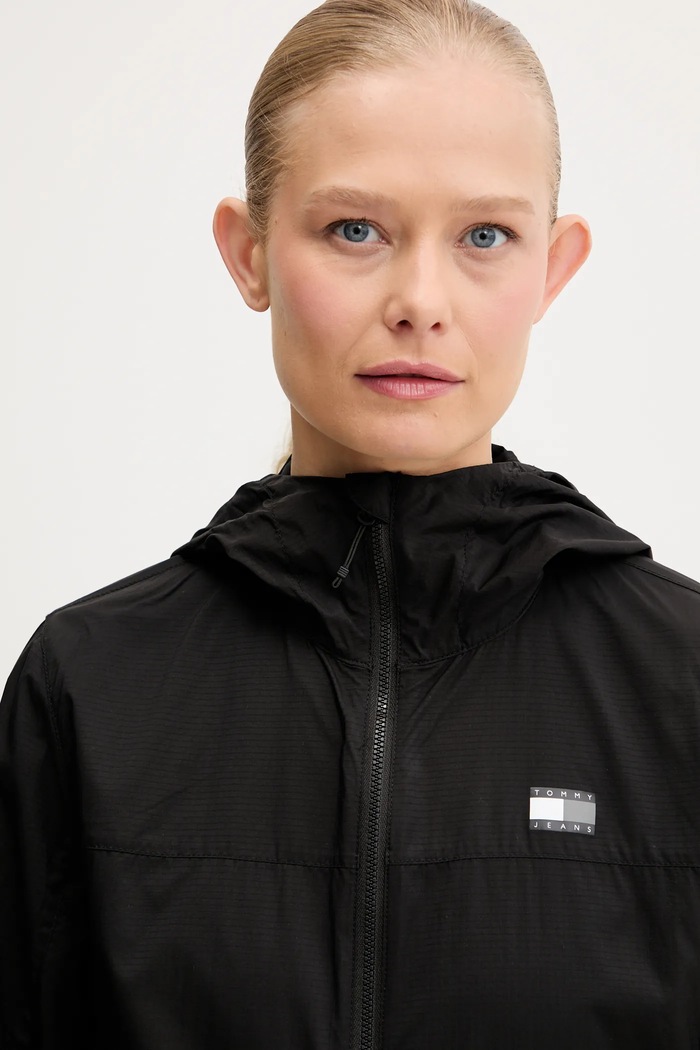 Яке Tommy Jeans черен DW0DW21188