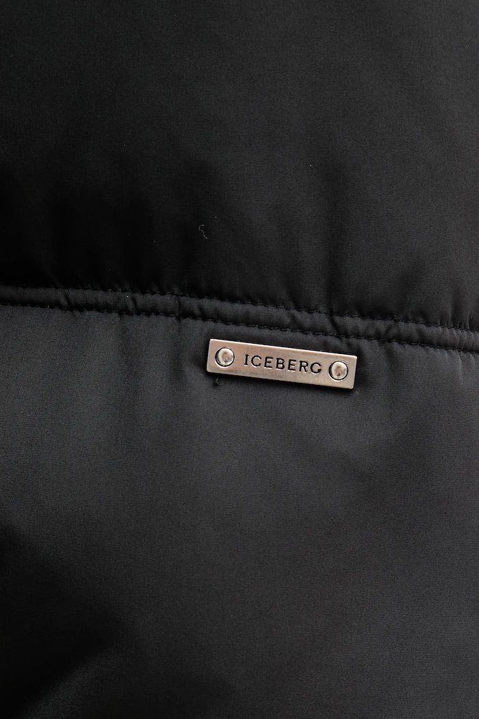 Péřová bunda Iceberg J031.6403 černá