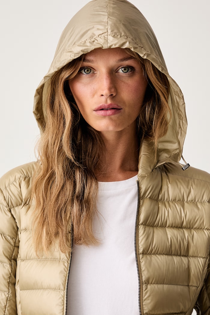 Armani Exchange пухова куртка жіноча XW001920.AF18757 бежевий