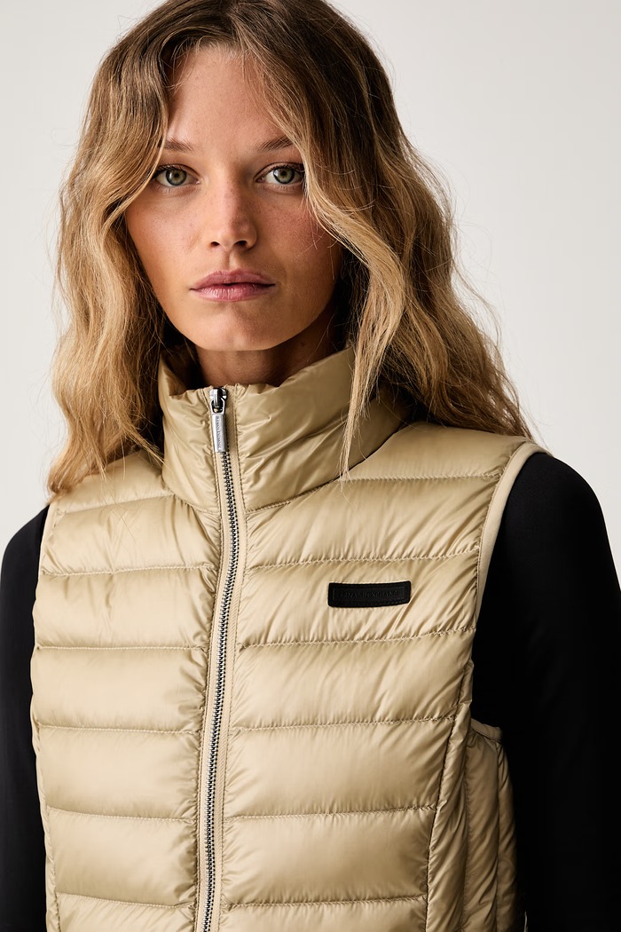 Armani Exchange безрукавка жіноча бежевий XW001921.AF18757