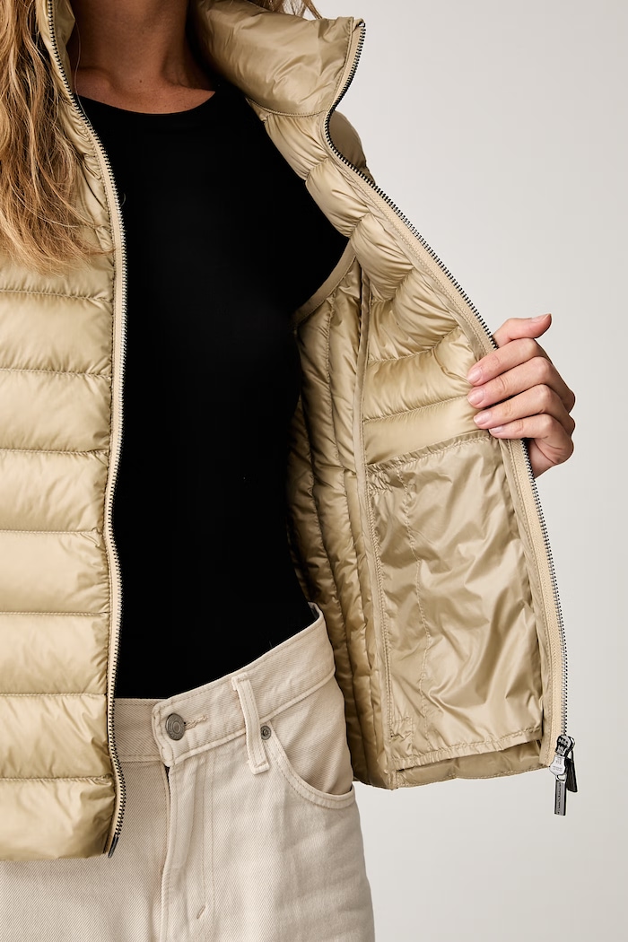 Armani Exchange безрукавка жіноча XW001921.AF18757