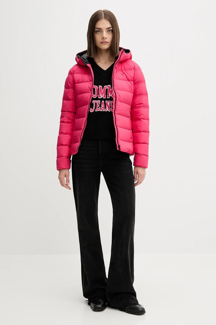Páperová bunda Tommy Jeans DW0DW21617 ružová AW25