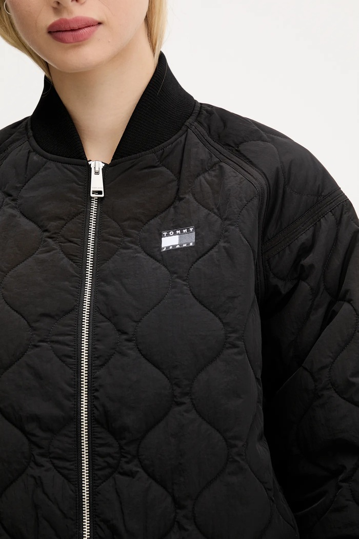 Μπουφάν bomber Tommy Jeans DW0DW21631 μαύρο