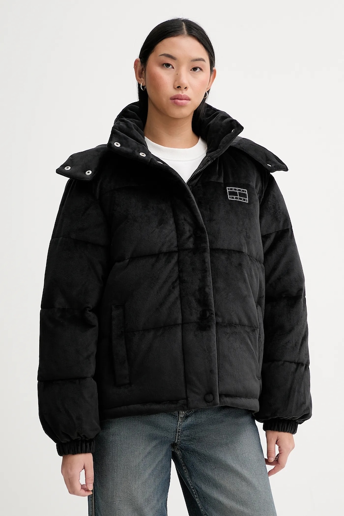 Bunda Tommy Jeans zateplené čierna DW0DW21668