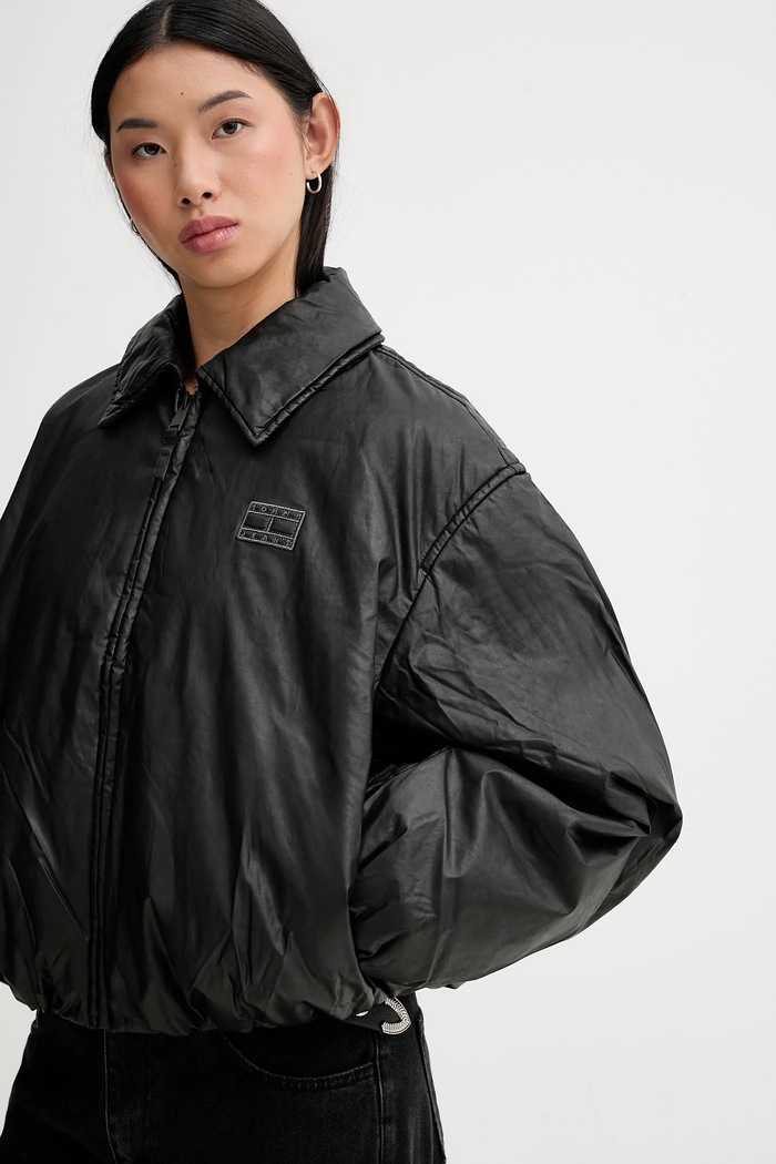 Tommy Jeans rövid kabát fekete DW0DW21671