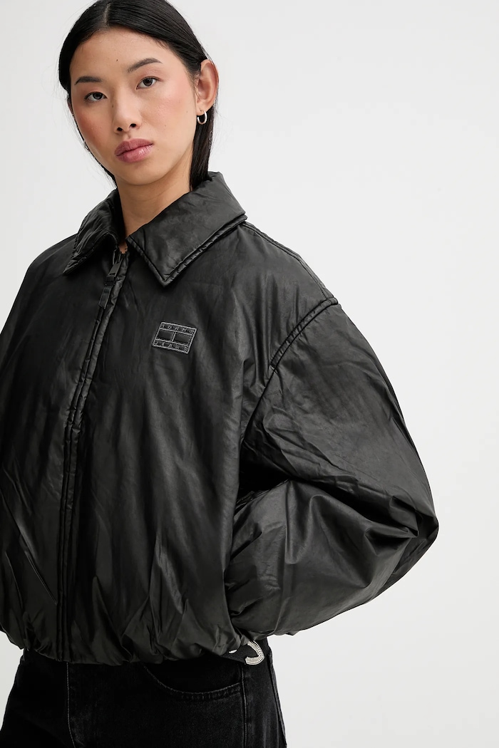 Tommy Jeans rövid kabát fekete DW0DW21671
