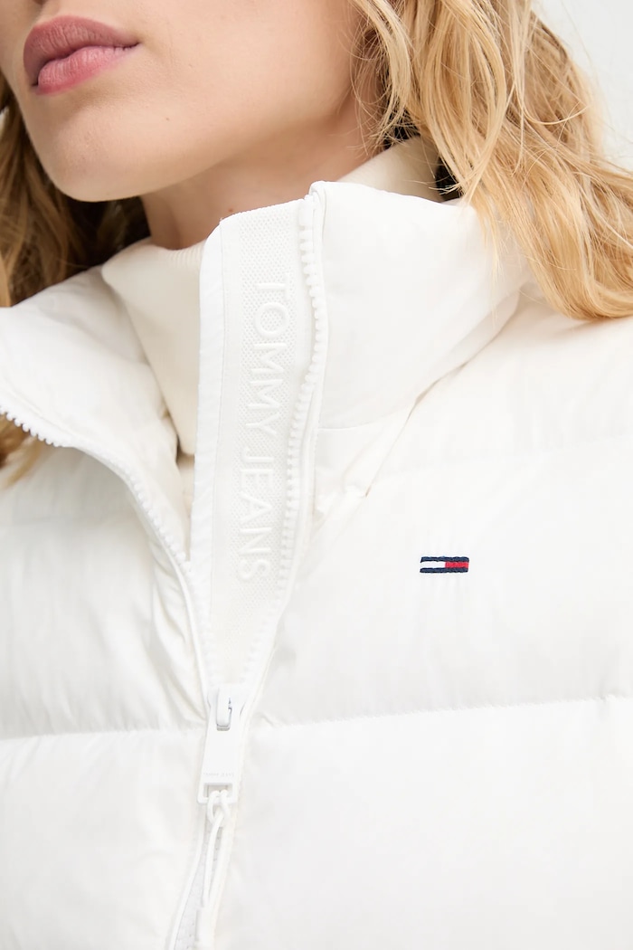 Tommy Jeans bezrękawnik puchowy DW0DW21622 biały