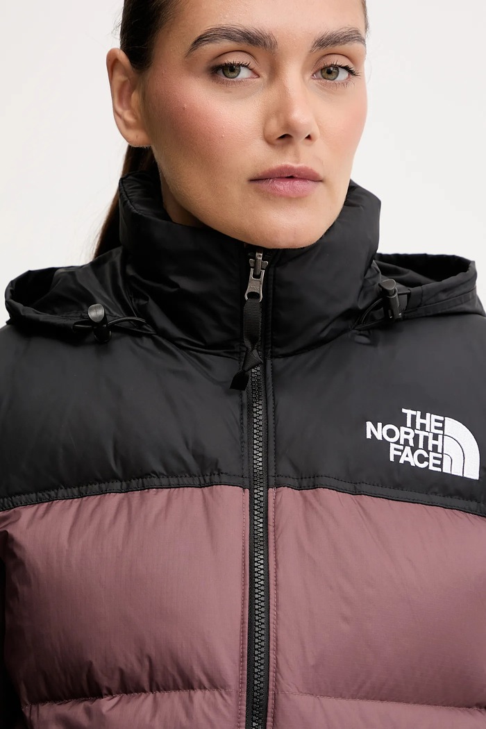 Péřová vesta The North Face 1996 Retro Nuptse burgundské NF0A3XEPCAI1