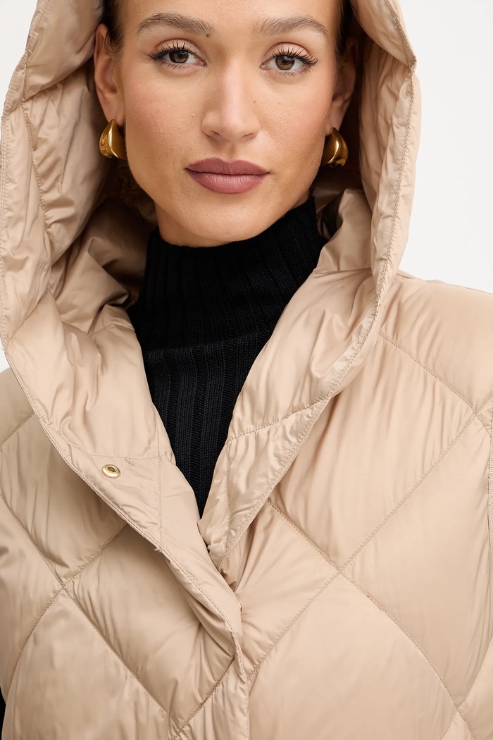 Vestă de puf FRUTTO Weekend Max Mara 2525296012600 bej