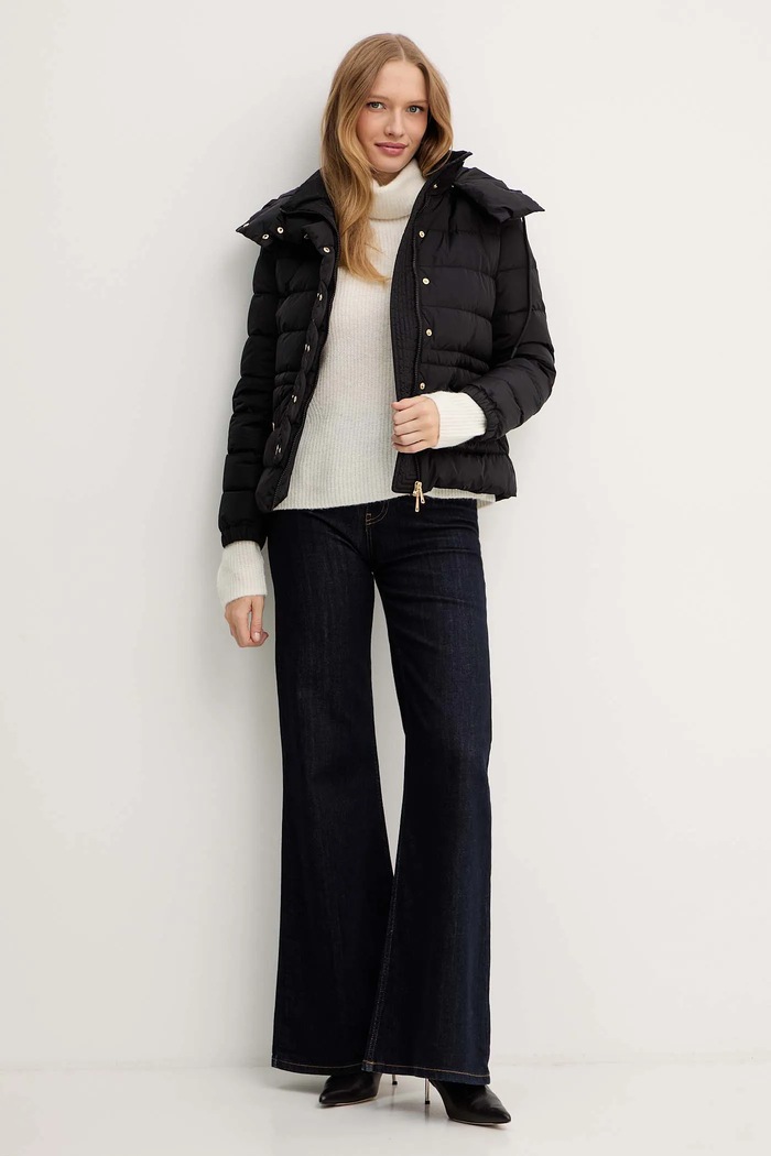 Péřová bunda Weekend Max Mara SAX 2525486072600 černá AW25