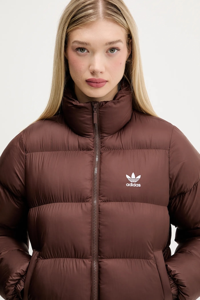 Jakna adidas Originals Short Puffer rjava JX2948