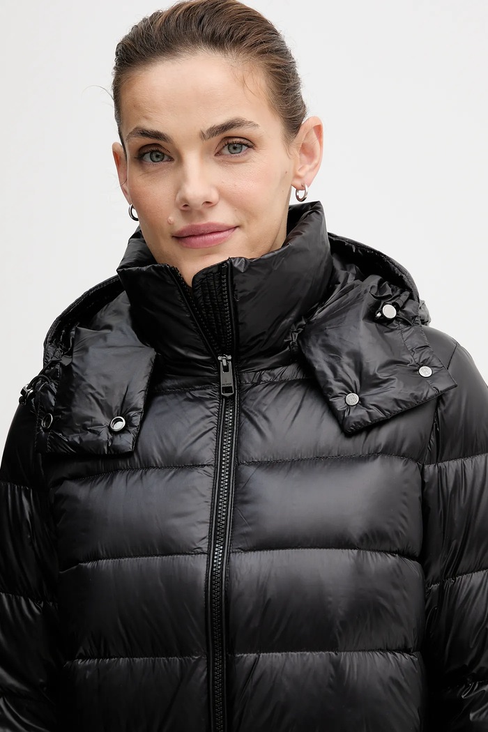 Páperová bunda Tommy Hilfiger čierna WW0WW47355