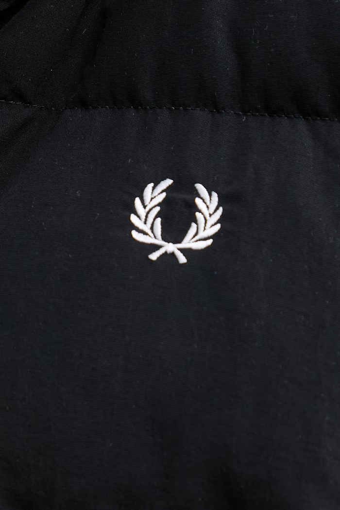 Fred Perry puhovka ženska J1118 črna