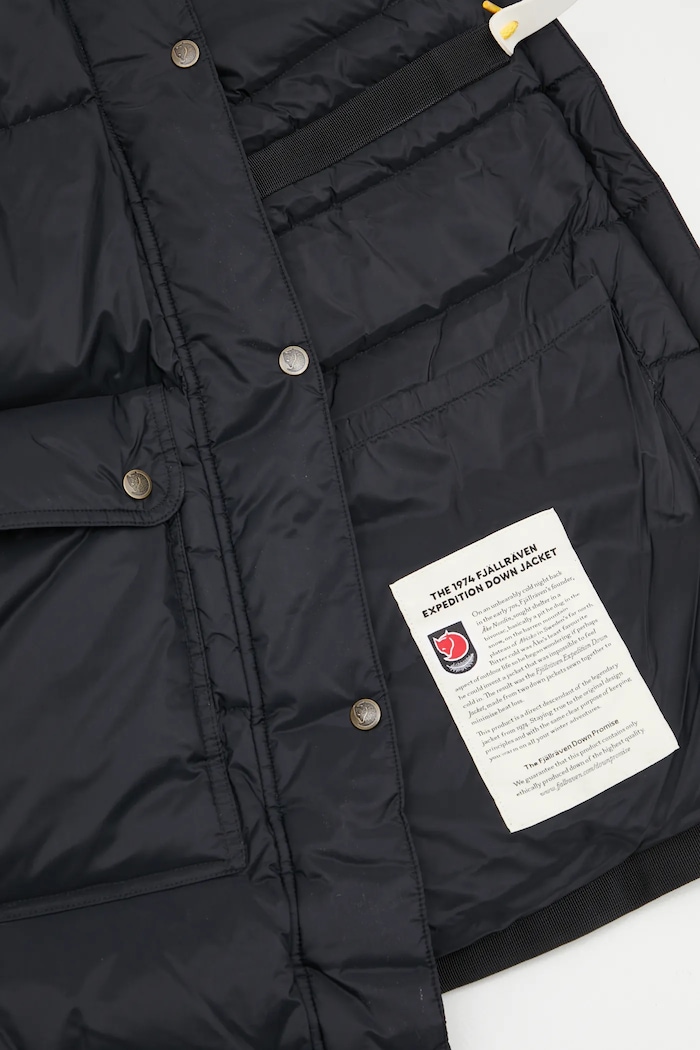 Páperová bunda Fjallraven Expedition F89029 čierna