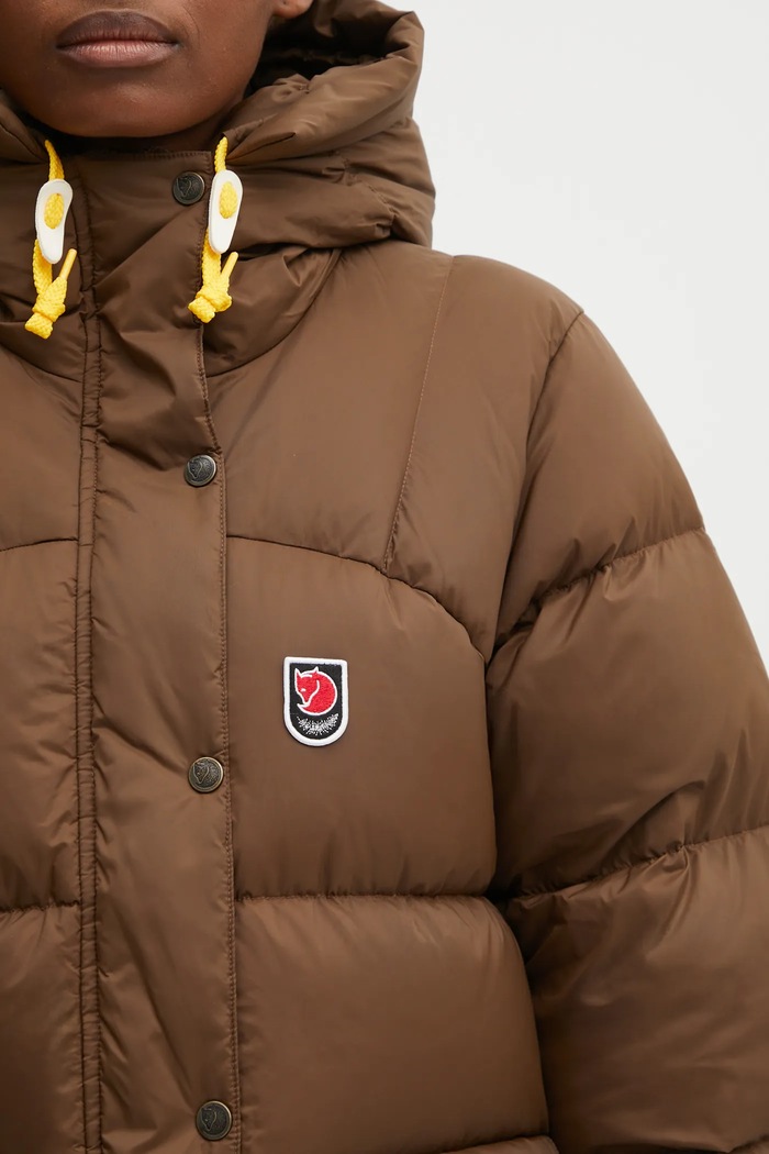 Péřová bunda Fjallraven Expedition hnědá F89995
