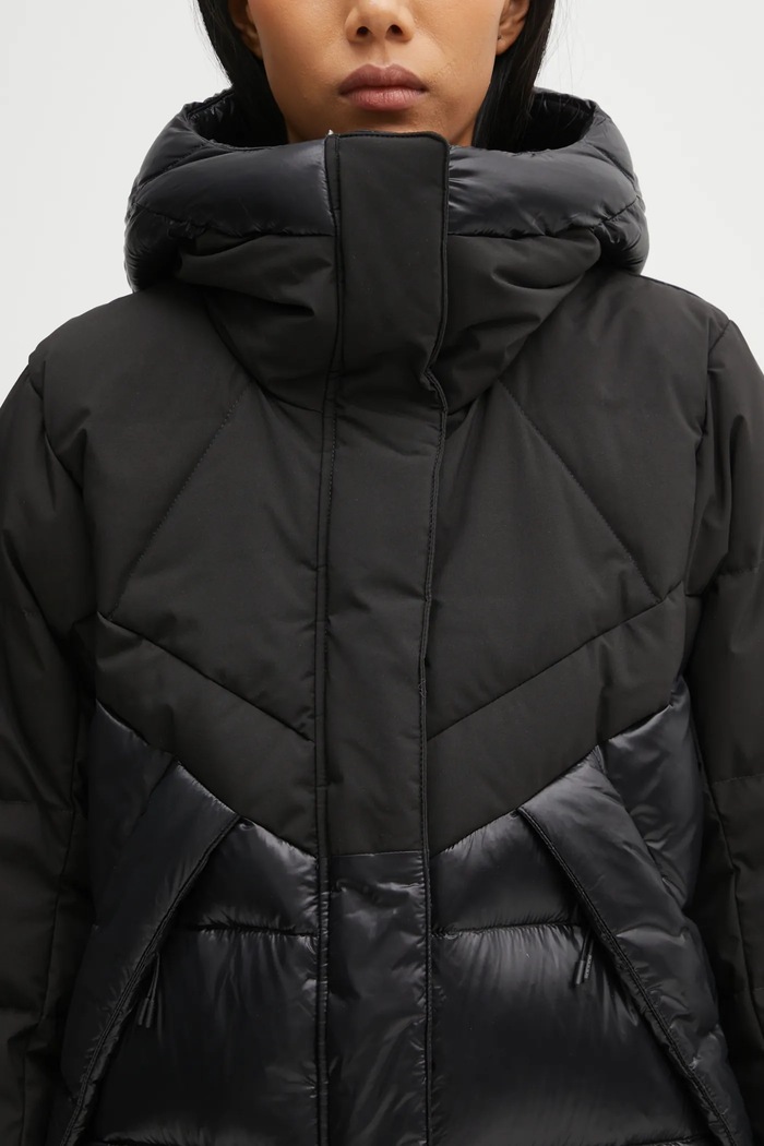 Páperová bunda Helly Hansen W WINTER BLISS DOWN PARKA 54461 čierna