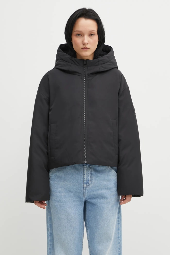 Maison Kitsuné Пуховая куртка Maison Kitsuné Hooded Puffer чёрный PW02208WQ4063