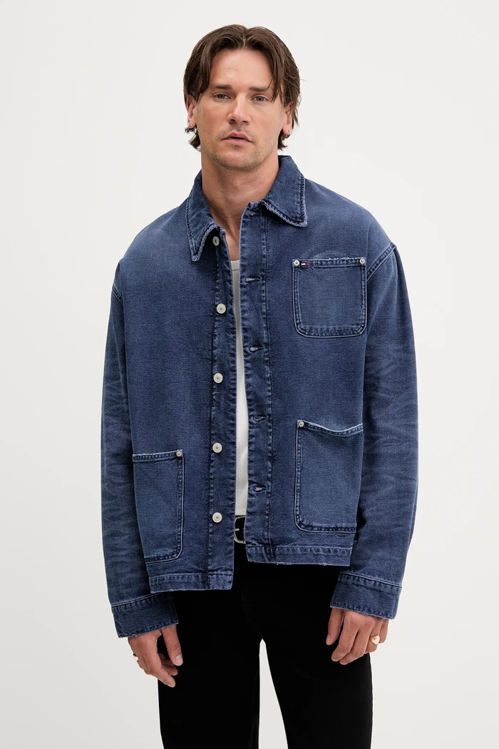 Košilová bunda Tommy Jeans riflovina námořnická modř DM0DM21833