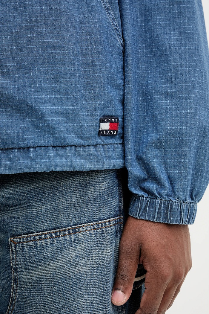 Džínová bunda Tommy Jeans DM0DM21243 námořnická modř