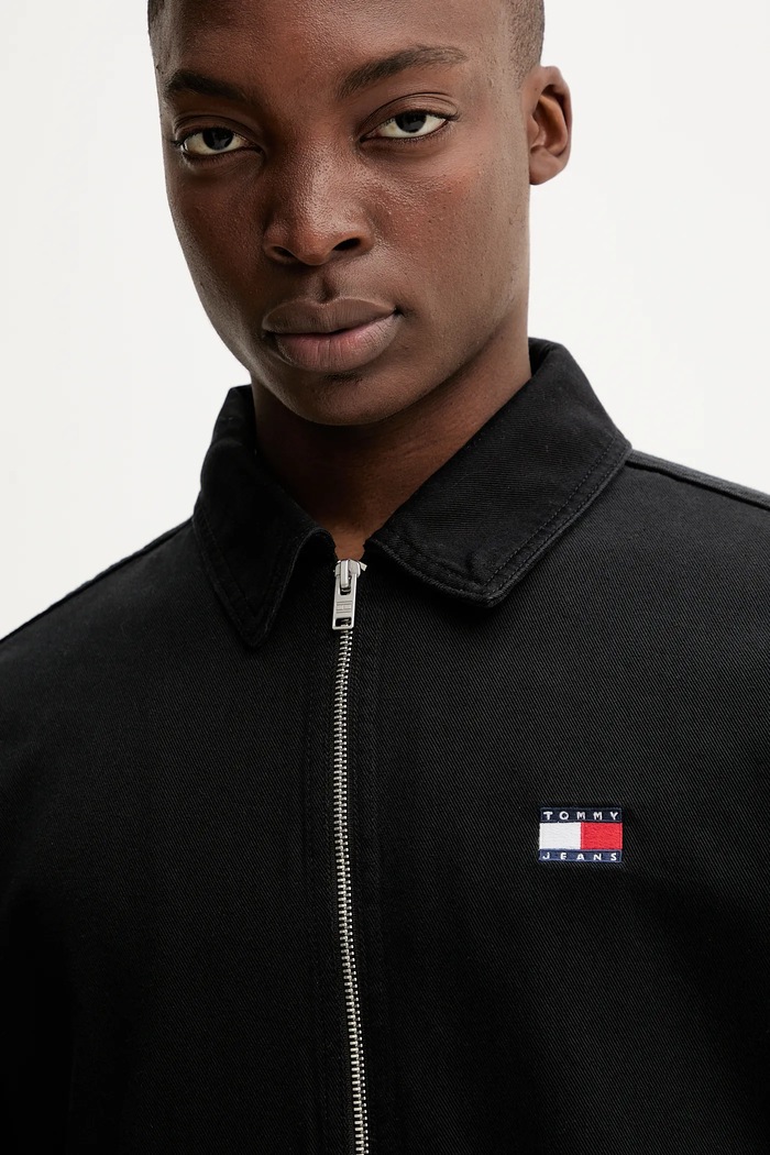 Rifľová bunda Tommy Jeans čierna DM0DM21930