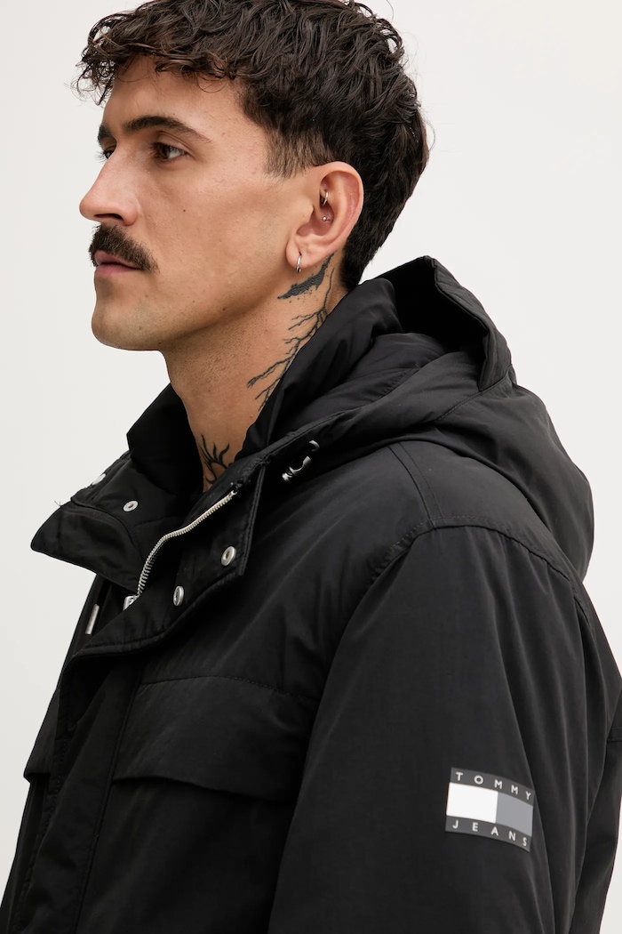 Tommy Jeans parka czarny DM0DM22251