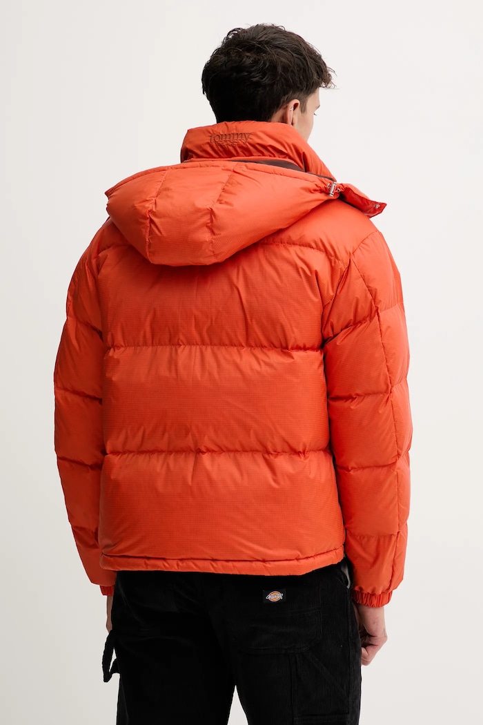 Oblečenie Páperová bunda Tommy Jeans DM0DM22036 oranžová