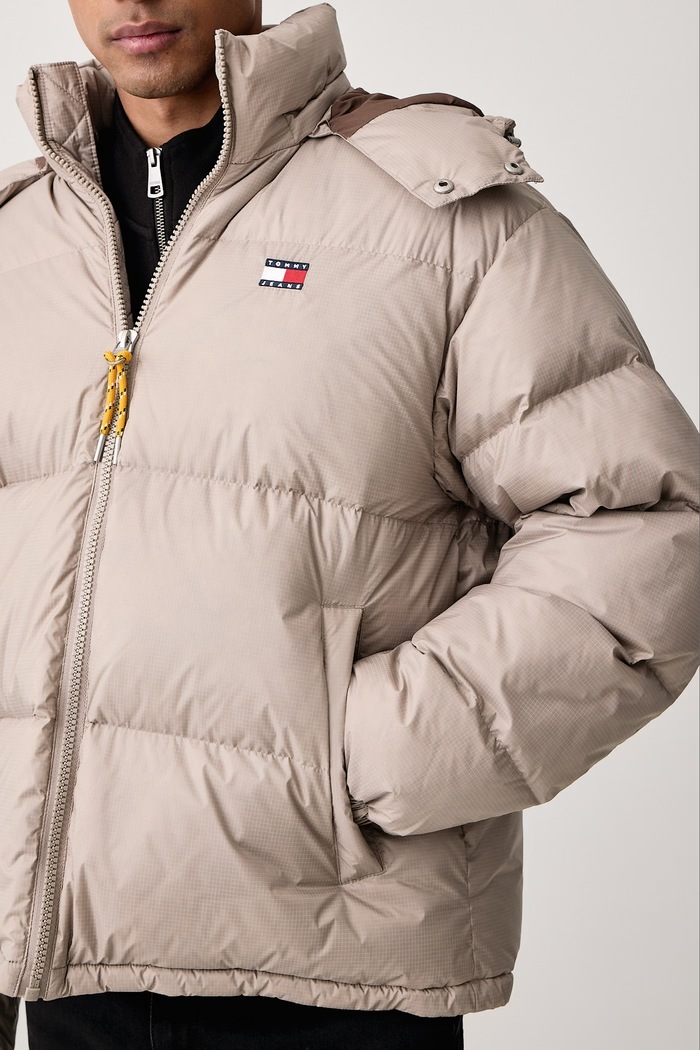 Kurtka puchowa męska Tommy Jeans DM0DM22036 beżowy