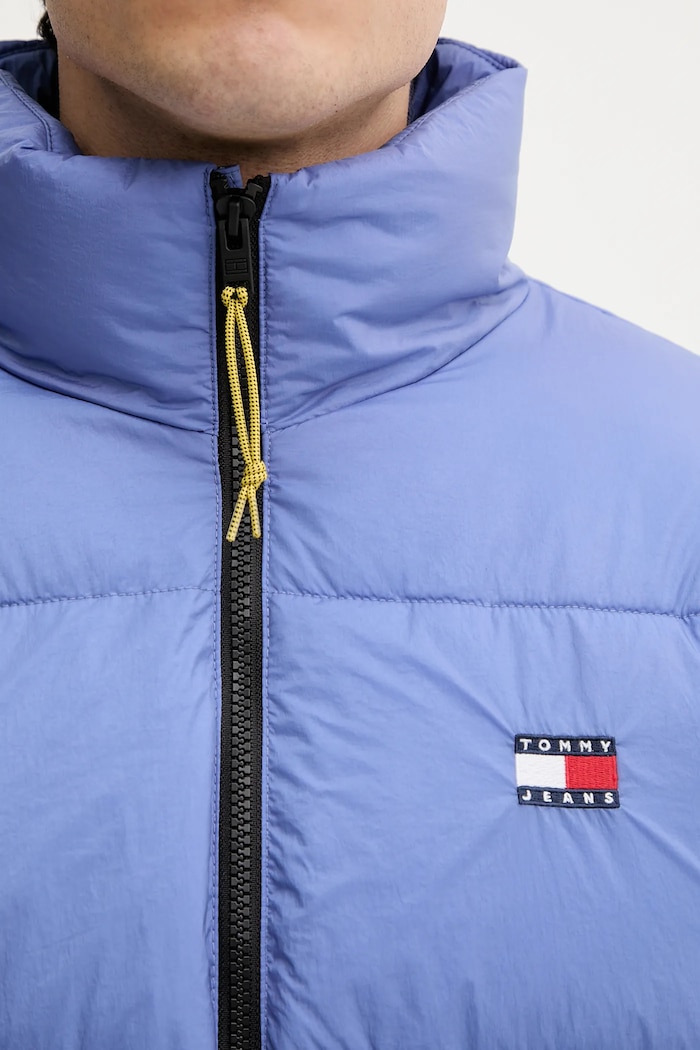 Tommy Jeans rövid kabát DM0DM22040 lila