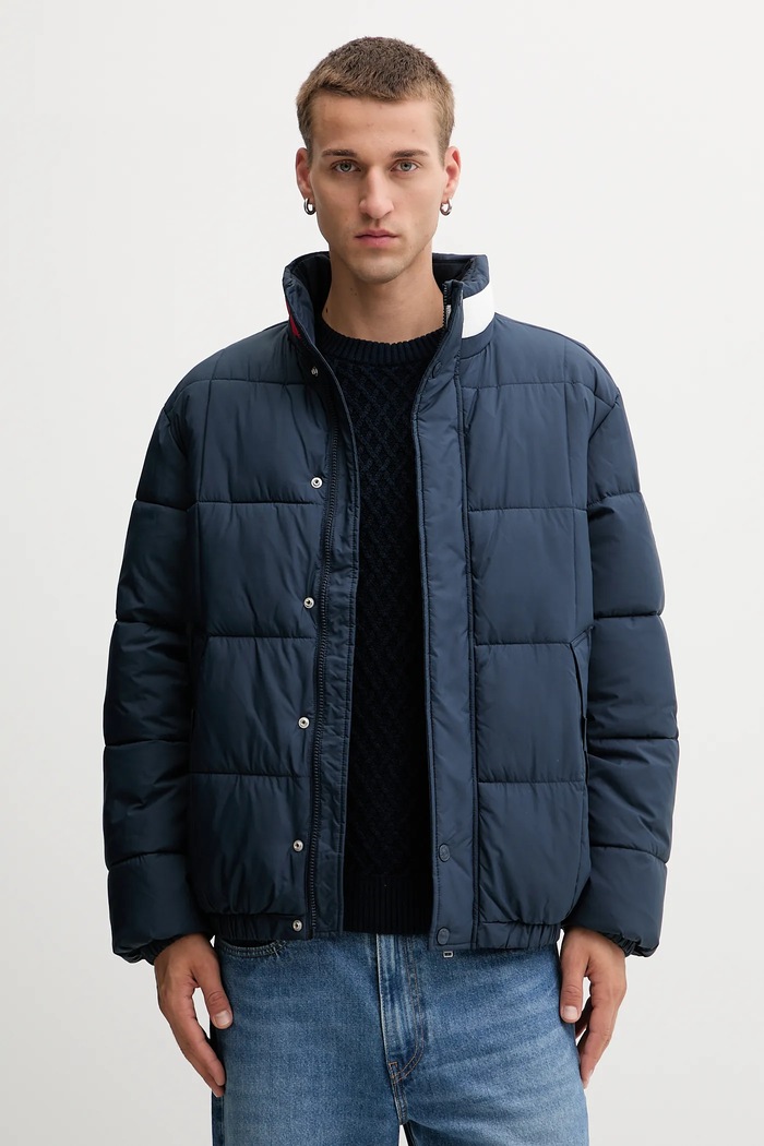 Bunda Tommy Jeans tmavomodrá DM0DM22041