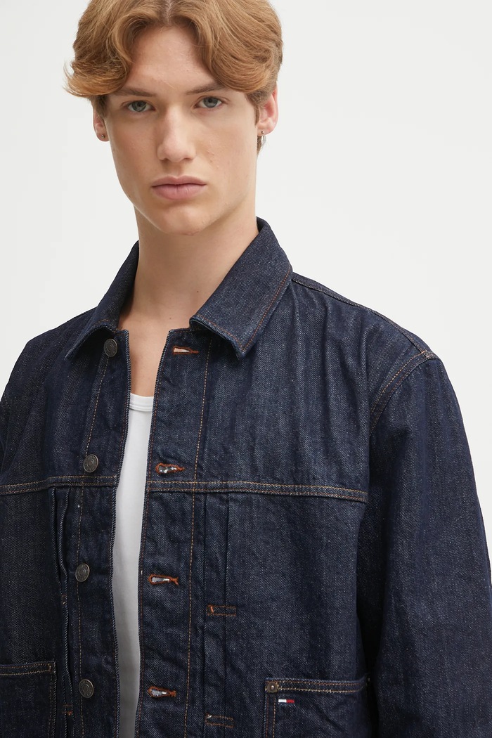 Džínová bunda Tommy Jeans námořnická modř DM0DM22141
