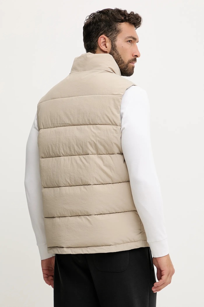 Ρούχα Αμάνικο μπουφάν Guess ROHAN Z5YL08.WGTN0 μπεζ