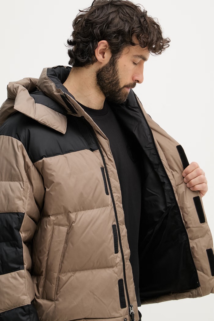 The North Face geacă cu puf bărbați NF0A832GDHL1