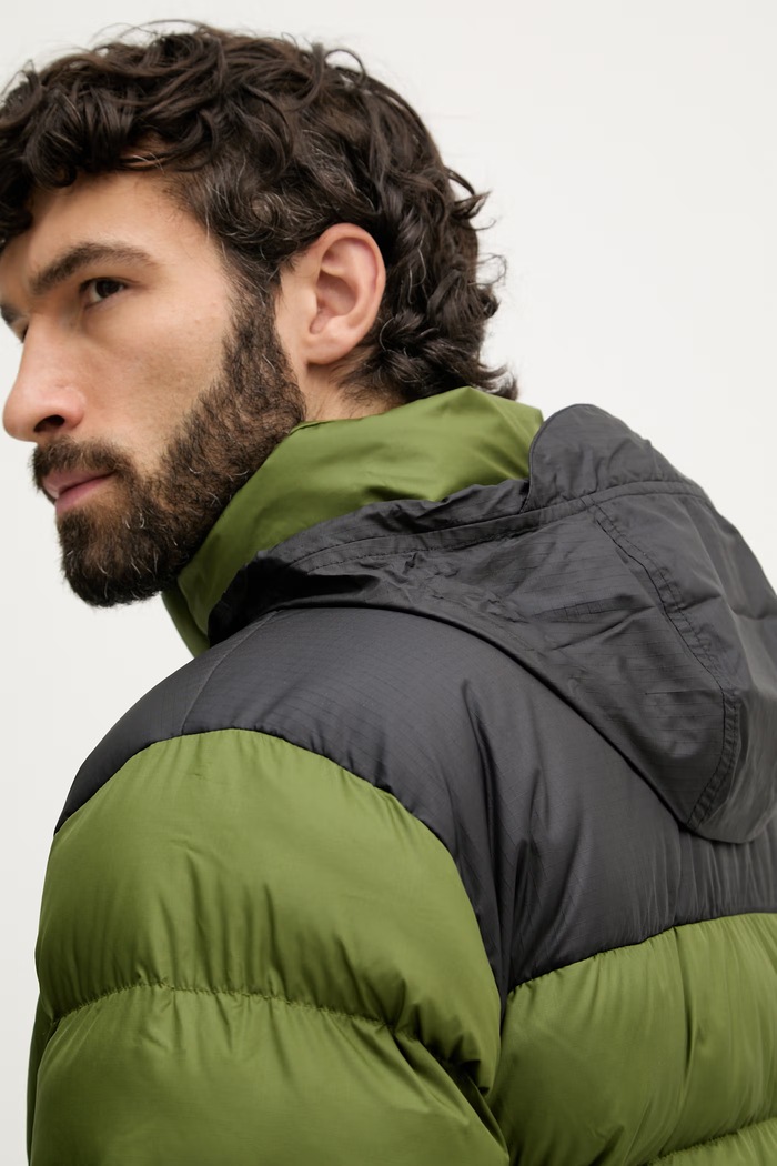 The North Face geacă cu puf de bărbați Limbara NF0A89EGBRI1 verde